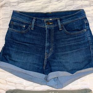 Levi’s jean shorts